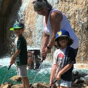 Meet your Posher, Lauri